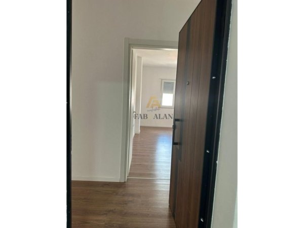 Tirane, shitet apartament 2+1 Kati 4, 96 m² 98.000 € (Kamez)