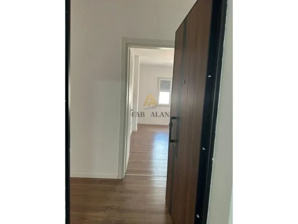 Tirane, shitet apartament 2+1 Kati 4, 96 m² 98.000 € (Kamez)