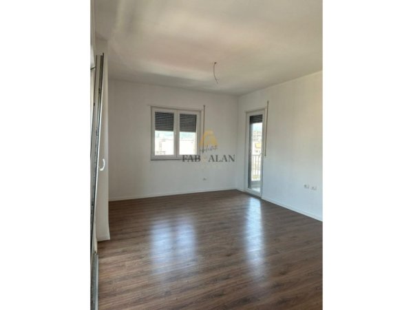 Tirane, shitet apartament 2+1 Kati 4, 96 m² 98.000 € (Kamez)