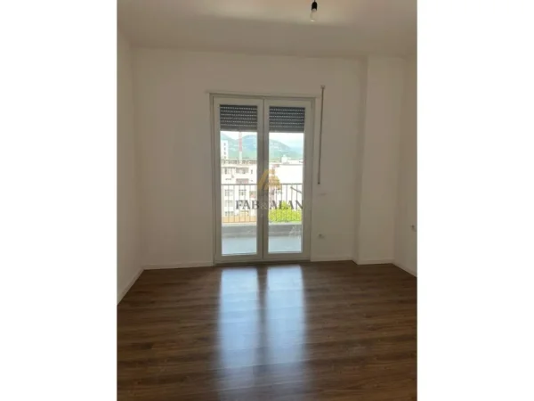 Tirane, shitet apartament 2+1 Kati 4, 96 m² 98.000 € (Kamez)
