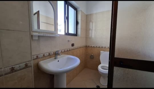 Tirane, jepet me qera apartament 2+1 Kati 1, 100 m² 500 € (ASTIR)