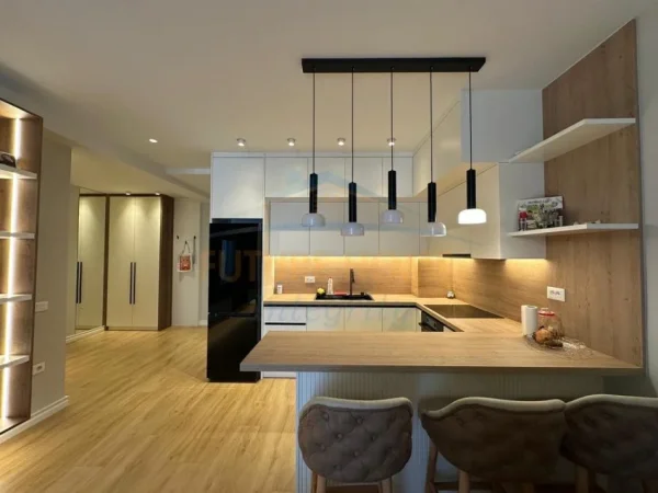 Shitet, Apartament 2+1+2, Kamzë, 135.000 €