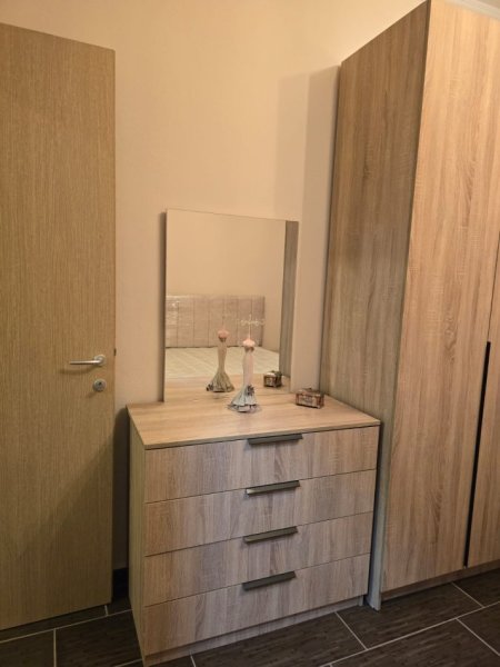 Tirane, jepet me qera apartament 2+1 Kati 4, 120 m² 500 € (Pallatet Derveni Misto Mame)