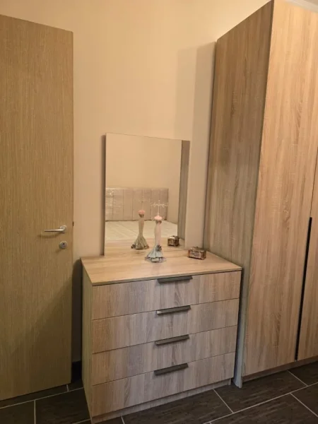 Tirane, jepet me qera apartament 2+1 Kati 4, 120 m² 500 € (Pallatet Derveni Misto Mame)