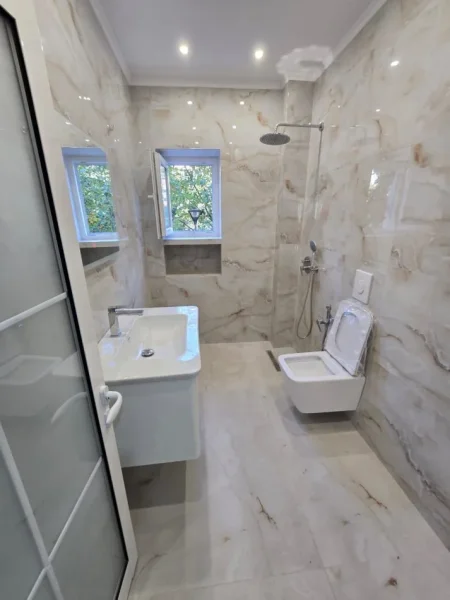 Tirane, shitet apartament 1+1 Kati 2, 55 m² 125.000 € (Ne fillim te Don Boskos)