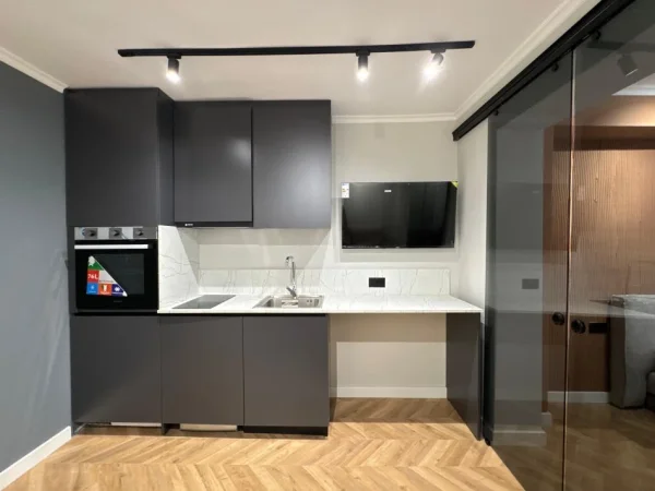 Tirane, shitet apartament 3+1 Kati 5, 107 m² 268.000 € (3 Apartamente në Shitje – Rruga “Mine Peza”,)