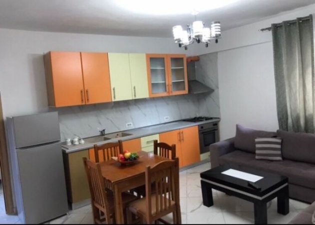Tirane, jepet me qera apartament 1+1 Kati 1, 60 m² 450 € (Laprake)