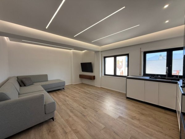 Tirane, shitet apartament 1+1 Kati 4, 66 m² 170.000 € (Rruga Zallit)