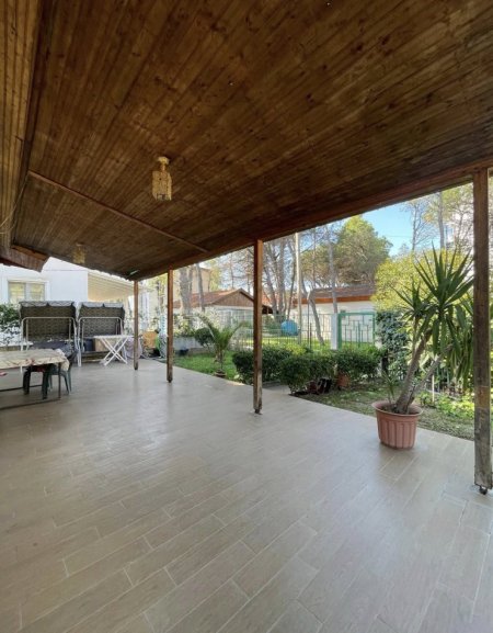 Durres, shes Vile 1 Katshe Kati 1, 800 m² (SHITET VILA 1 katshe Vij e 3-te DETIT Adresa: Golem)