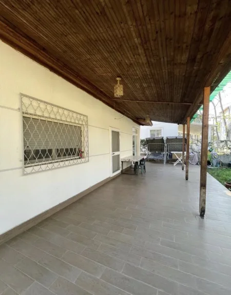 Durres, shes Vile 1 Katshe Kati 1, 800 m² (SHITET VILA 1 katshe Vij e 3-te DETIT Adresa: Golem)