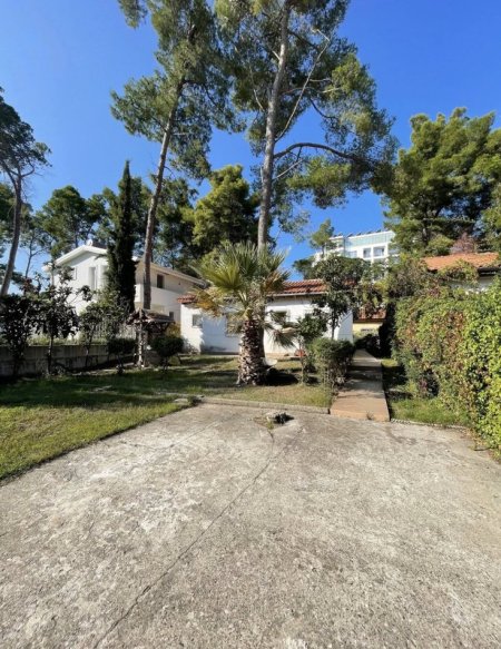 Durres, shes Vile 1 Katshe Kati 1, 800 m² (SHITET VILA 1 katshe Vij e 3-te DETIT Adresa: Golem)