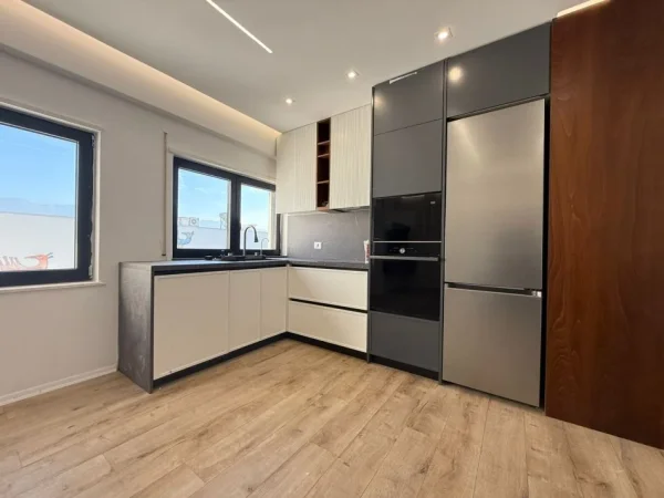 Tirane, shitet apartament 1+1 Kati 4, 66 m² 170.000 € (Rruga Zallit)