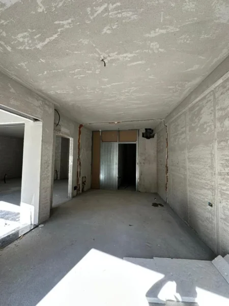 Tirane, shitet apartament 2+1+Ballkon Kati 5, 145 m² 560.000 € (Rruga Faik Konica)