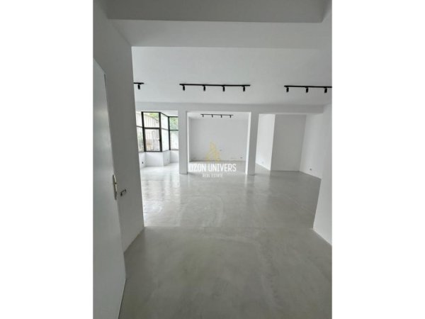 Tirane, jepet me qera ambjent biznesi Kati 0, 100 m² 900 € (Rruga e Kavajës Tirana, Albania)