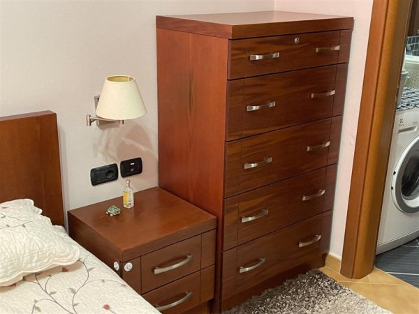 Tirane, jepet me qera apartament 2+1 , 90 m² 1.000 € (Air Albania)