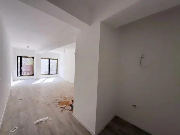 Tirane, shitet apartament 1+1 , 82 m² 148.000 € 