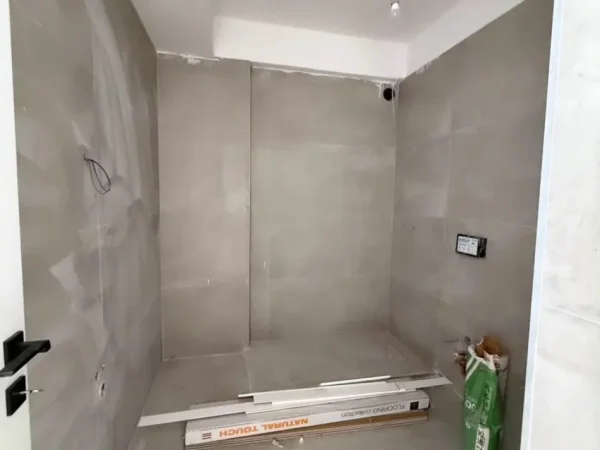 Tirane, shitet apartament 1+1 , 82 m² 148.000 € 