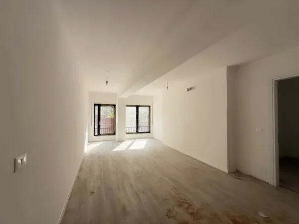 Tirane, shitet apartament 1+1 , 82 m² 148.000 € 