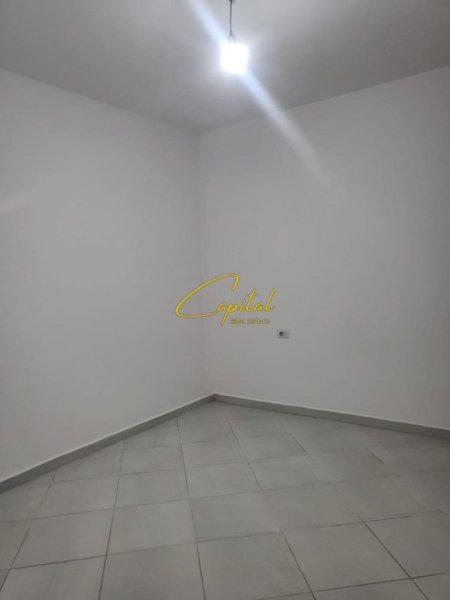 Tirane, jepet me qera apartament 2+1 Kati 2, 95 m² 700 € (DON BOSKO)