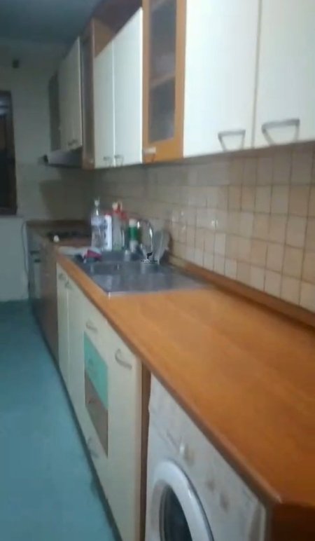 Tirane, jepet me qera apartament 1+1 Kati 2, 60 m² 600 € (QENDER)