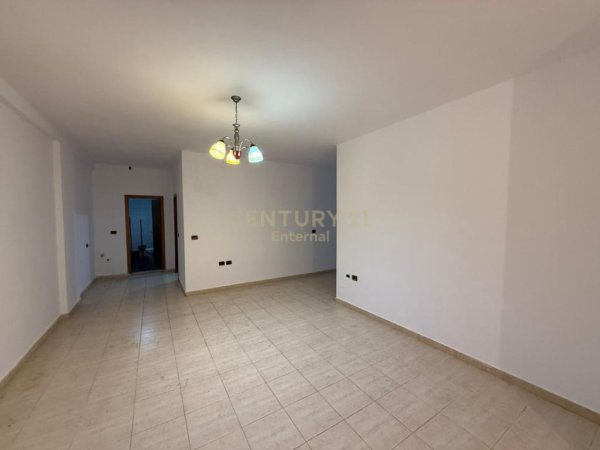 Tirane, shitet apartament 2+1 Kati 2, 102 m² 175.000 € (mbikalimi Komuna e Parist)