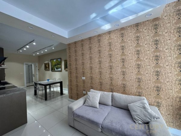 Tirane, shitet apartament 1+1 Kati 1, 193 m² 700.000 € (Bllok)