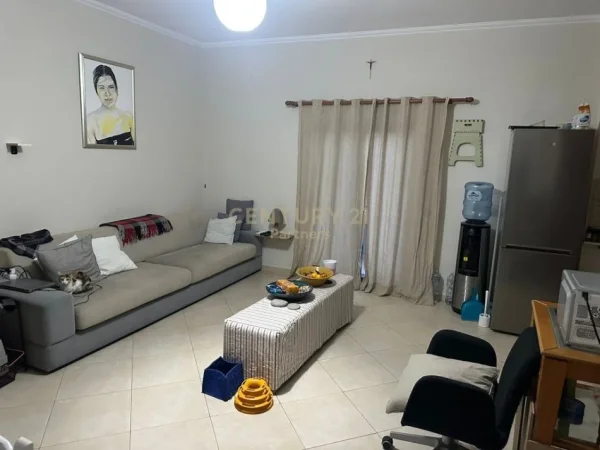 Tirane, jepet me qera apartament 2+1 Kati 2, 91 m² 650 € (RRUGËN GRAMOZ PASHKO)