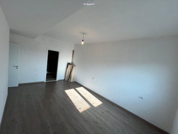 Tirane, jepet me qera zyre Kati 7, 105 m² 500 € (xhanfize keko)