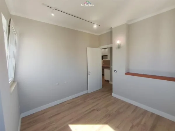 Tirane, jepet me qera apartament 2+1 Kati 7, 80 m² 800 € (irfan tomini)