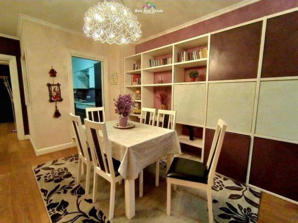 Tirane, jepet me qera apartament 2+1+Ballkon Kati 7, 110 m² 800 € (21 dhjetori)