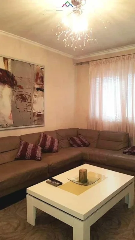 Tirane, jepet me qera apartament 2+1+Ballkon Kati 7, 110 m² 800 € (21 dhjetori)