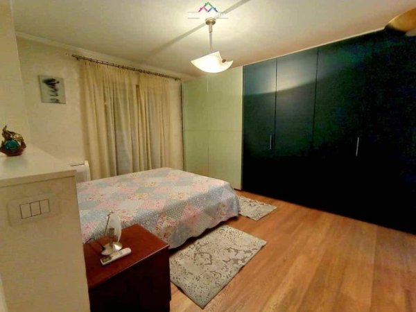 Tirane, jepet me qera apartament 2+1+Ballkon Kati 7, 110 m² 800 € (21 dhjetori)