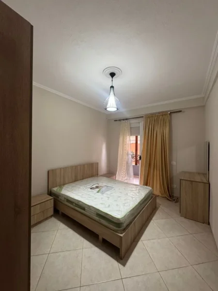 Tirane, jepet me qera apartament 2+1 Kati 3, 96 m² 600 € (kodra e diellit)