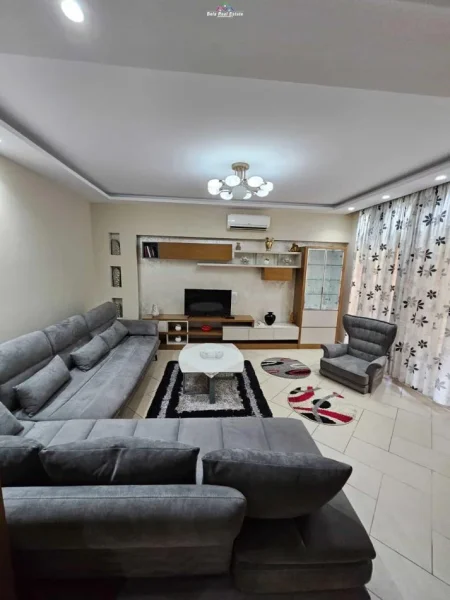 Tirane, jepet me qera apartament 2+1 Kati 2, 100 m² 680 € (rruga peti)