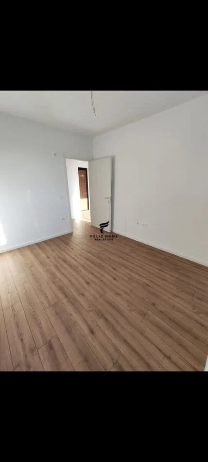 Tirane, shitet apartament 1+1 Kati 4, 63 m² 80.500 € (FRESKU)