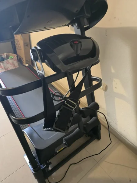 Tirane, shes Piste vrapimi 800 €