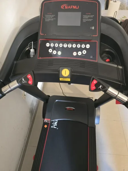 Tirane, shes Piste vrapimi 800 €