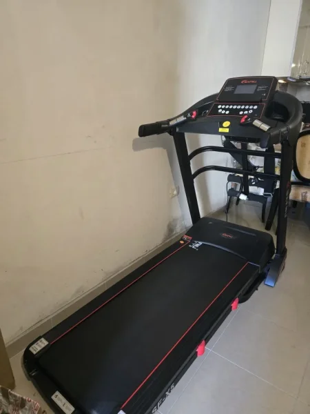 Tirane, shes Piste vrapimi 800 €