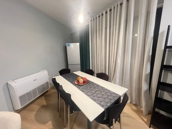 Tirane, jepet me qera apartament 2+1+Ballkon Kati 3, 80 m² 600 € (Oasis, Unaza e Re)