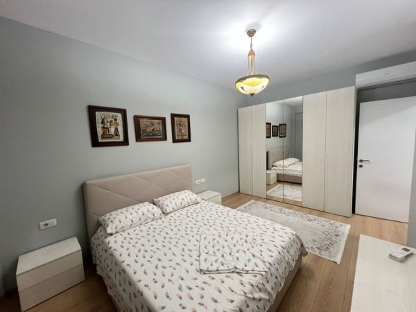 Tirane, jepet me qera apartament 2+1+Ballkon Kati 3, 80 m² 600 € (Unaza e Re)