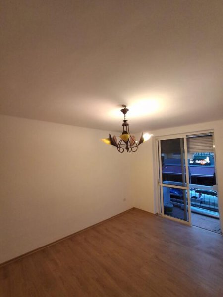 Tirane, jepet me qera zyre 2+1 Kati 2, 62 m² 700 € (Bllok)