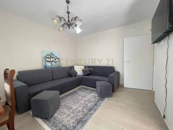 Tirane, jepet me qera apartament 3+1+Ballkon Kati 5, 120 m² 690 € (Rruga fortuzi)