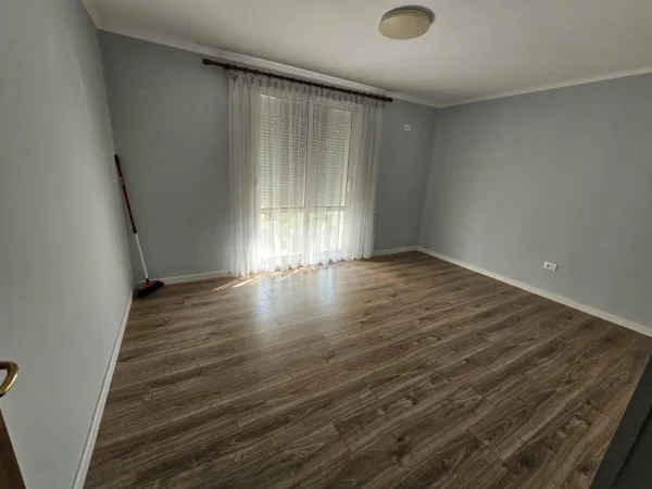Tirane, shitet apartament 2+1 Kati 2, 71 m² 130.000 € (OXHAKU)