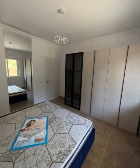 Durres, shitet apartament 1+1+Ballkon Kati 1, 56 m² 77.000 € (Shkembi i Kavajes)