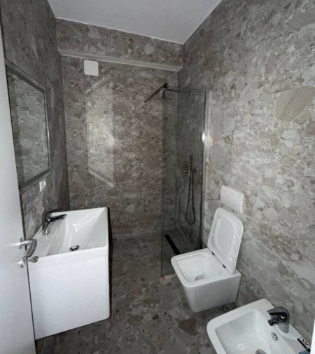 Durres, shitet apartament 1+1+Ballkon Kati 1, 56 m² 77.000 € (Shkembi i Kavajes)