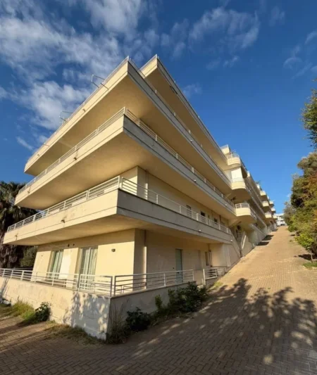 Durres, shitet apartament 1+1+Ballkon Kati 1, 56 m² 77.000 € (Shkembi i Kavajes)