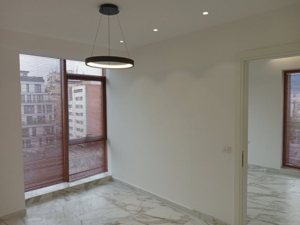 Jepet me qera Ambient per Bisnes Cmimi 1200 euro (Ndertese tepër cilësoe)