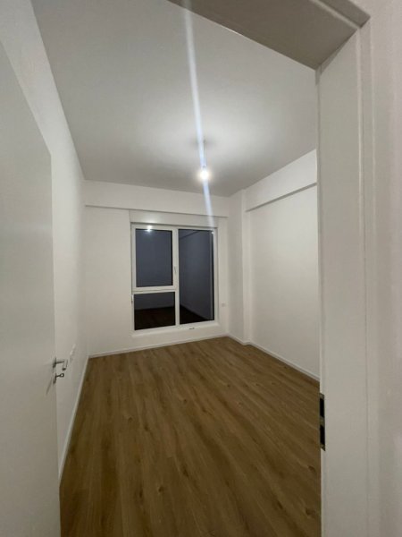 Tirane, jepet me qera apartament 1+1 , 44 m² 