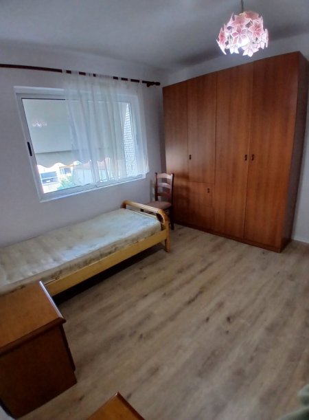 Tirane, jepet me qera apartament 1+1+Ballkon Kati 4, 65 m² 450 € (Allias/Rr.Niko Avrami)