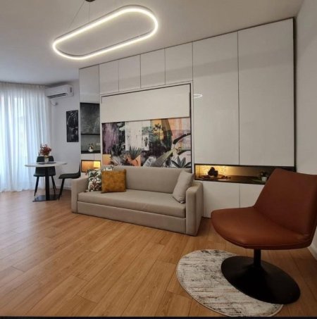 Tirane, shitet apartament 1+1+Ballkon Kati 5, 35 m² 85.000 € (Komuna Parisit)